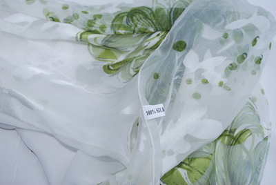 杭州藍(lán)美卡絲巾 廠家直銷，高貴新穎，現(xiàn)貨熱銷中